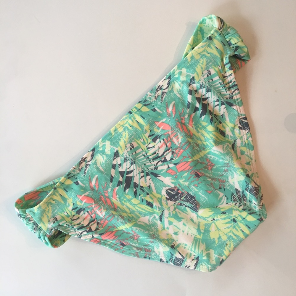 Palms Flounce Top + Ruched Bottom Bikini Set - Picture 4 of 4